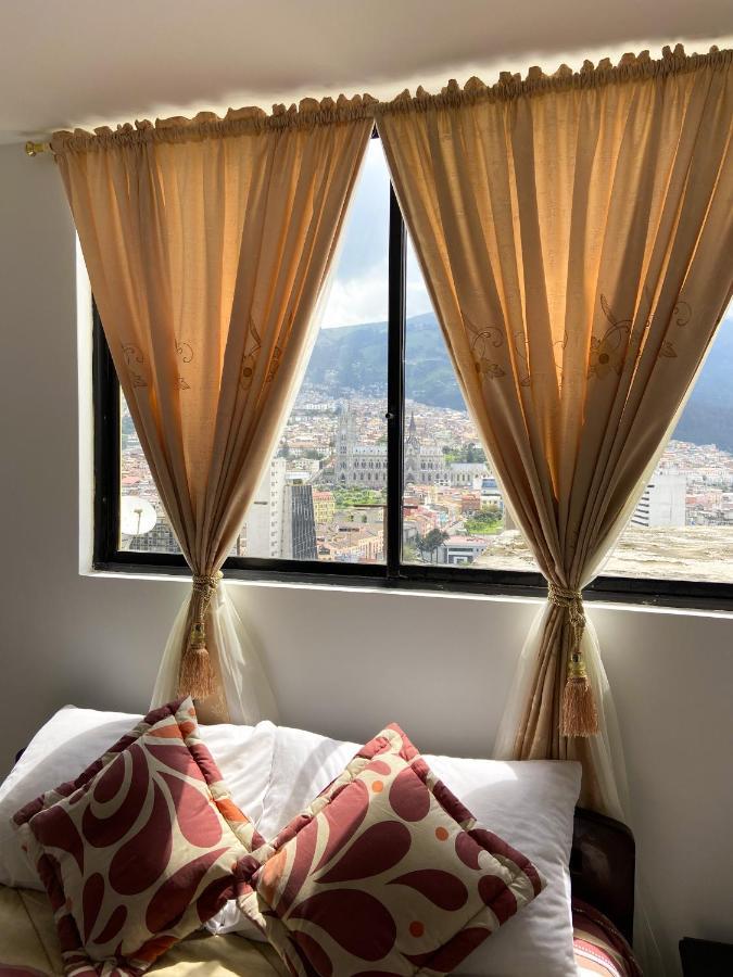Guest house La Terraza - Roof Terrace Overlooking The North And Historic Centre Quito
