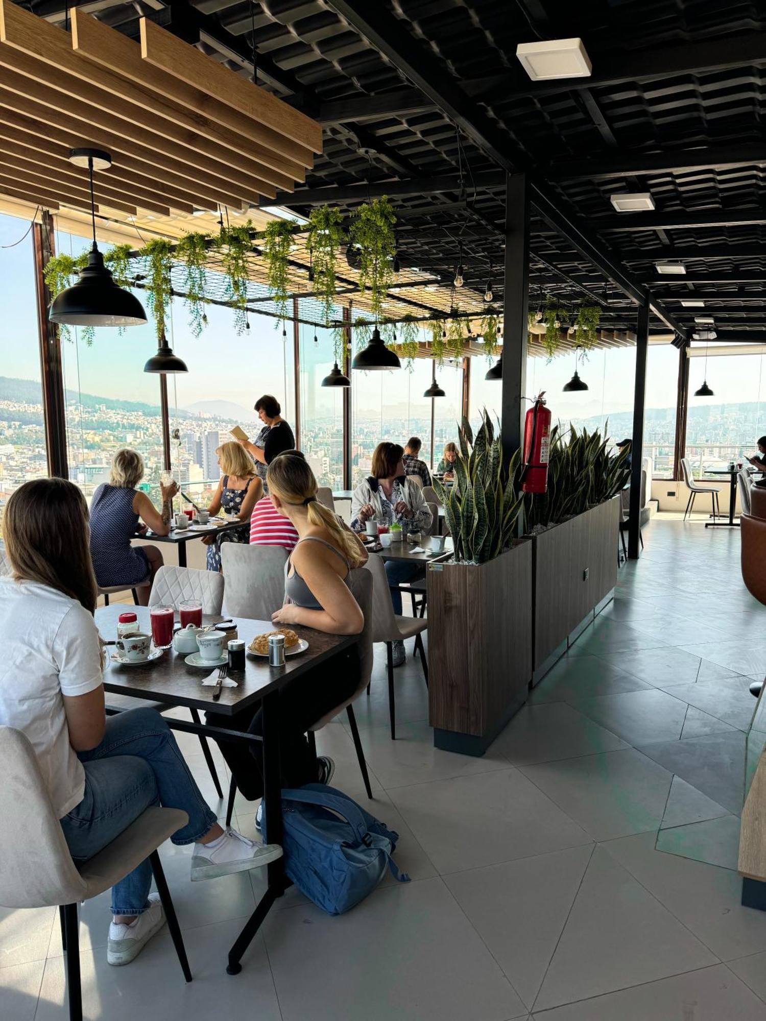 La Terraza - Roof Terrace Overlooking The North And Historic Centre * Quito