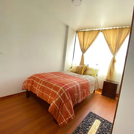 Hostal La Terraza - Roof Terrace Overlooking The North And Historic Centre Quito Exterior photo