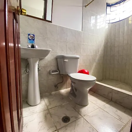 Hostal La Terraza - Roof Terrace Overlooking The North And Historic Centre Quito Exterior photo